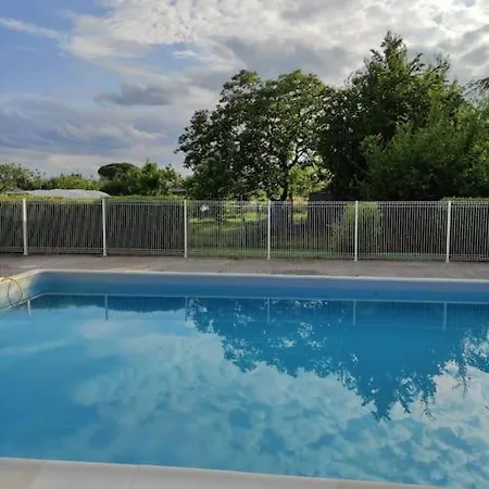 Au Levant De Marie Ii